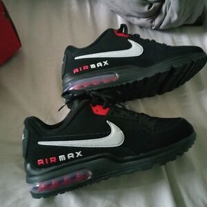 Nike Air Max Men's Black and White Sneakers with Red Accents